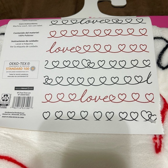 Way to Celebrate Valentine plush throw - Picture 3 of 4